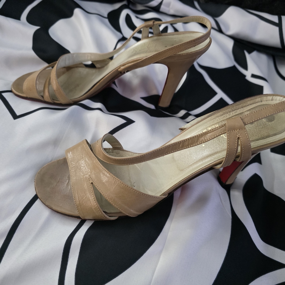 Elegant Tan and Red Women's Heels - Picture 2 of 8